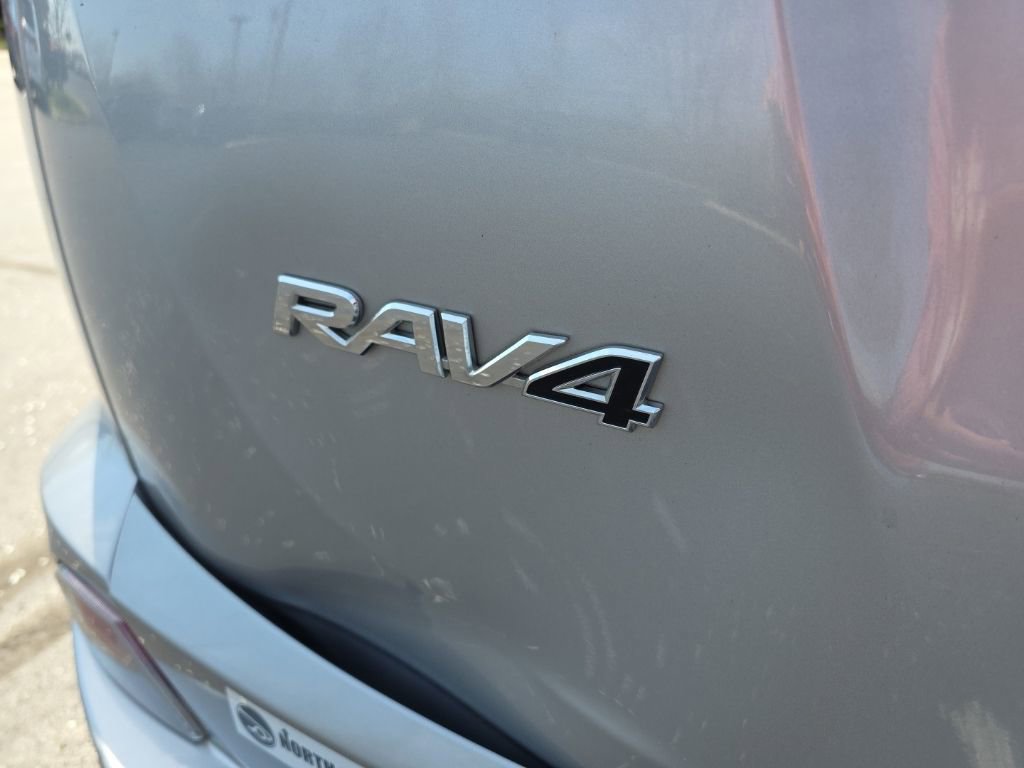 Used 2017 Toyota RAV4 SE w/ Power Special Value Package image 7