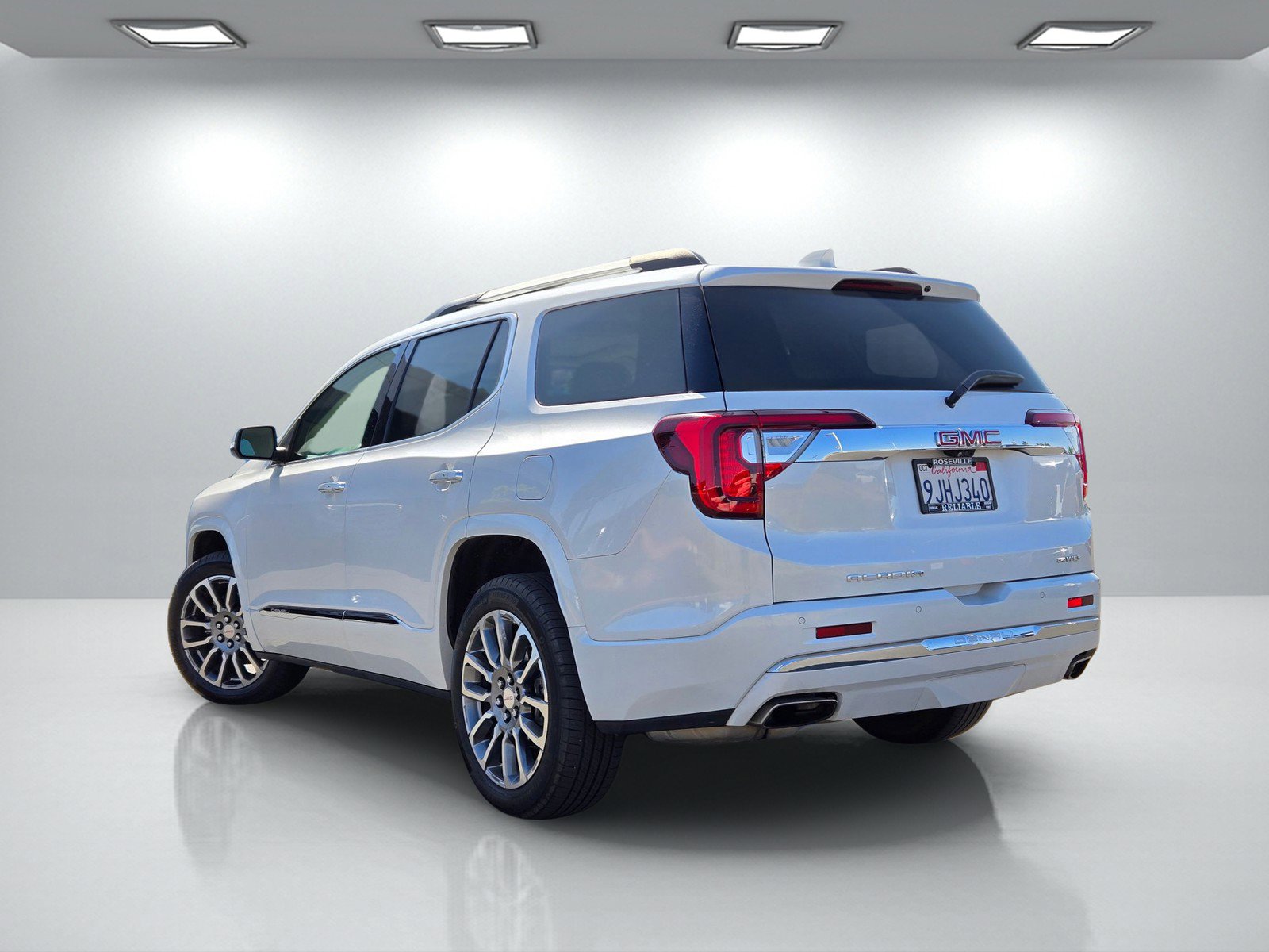 Certified 2023 GMC Acadia Denali w/ Denali Ultimate Package AWD/4WD image 6