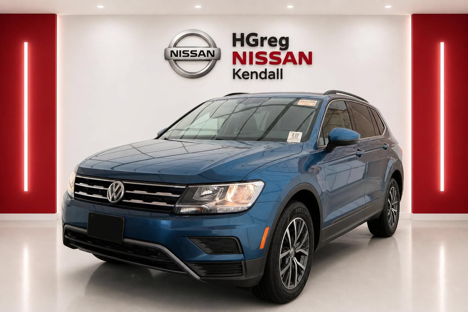 Used 2019 Volkswagen Tiguan SE w/ Panoramic Sunroof Package AWD/4WD image 3