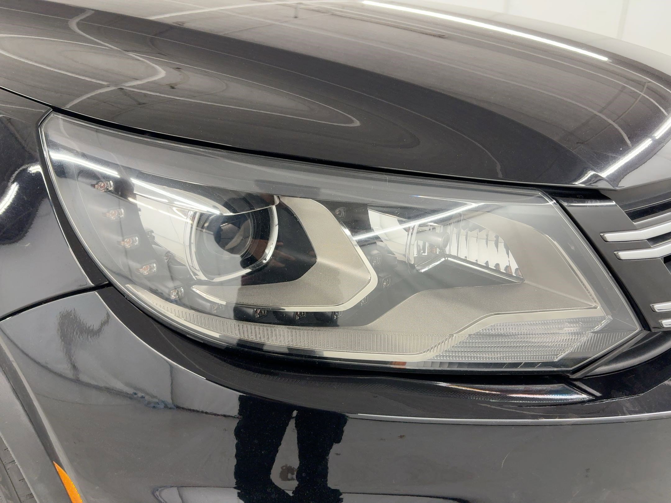 Used 2017 Volkswagen Tiguan SEL image 11