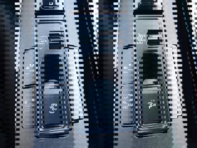 Used 2024 Toyota Prius LE image 29