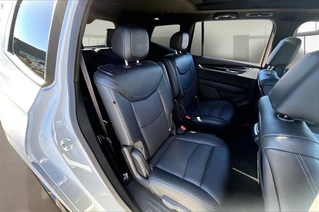 Used 2025 Cadillac XT6 Premium Luxury image 27