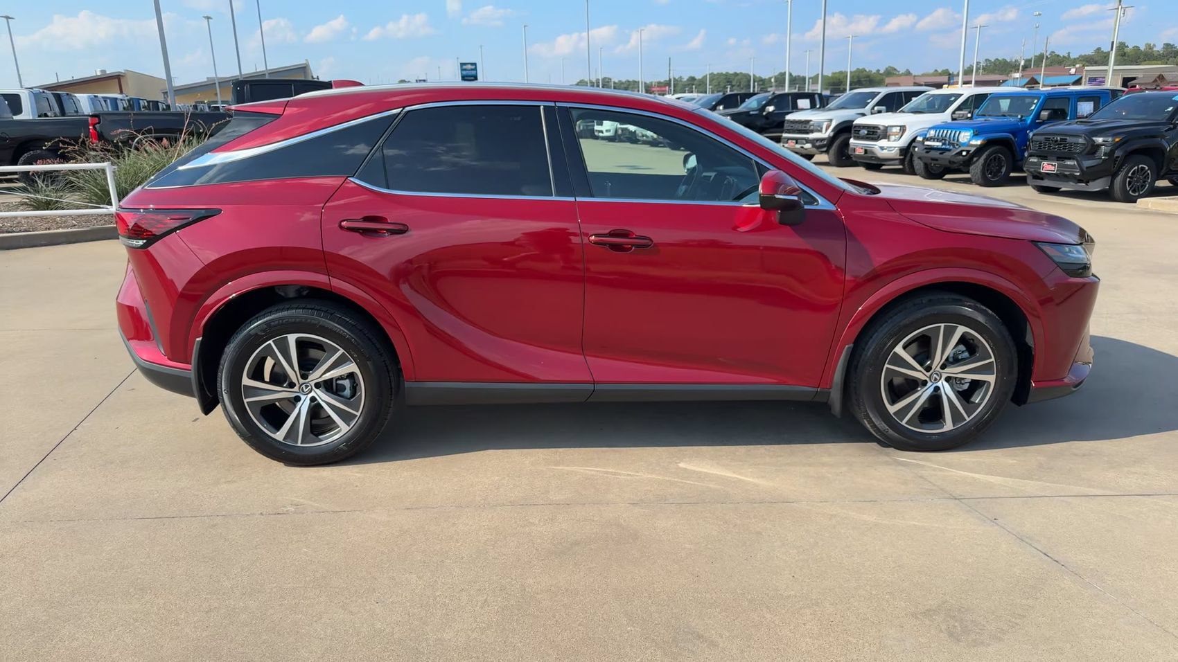 Used 2025 Lexus RX 350h AWD/4WD image 2