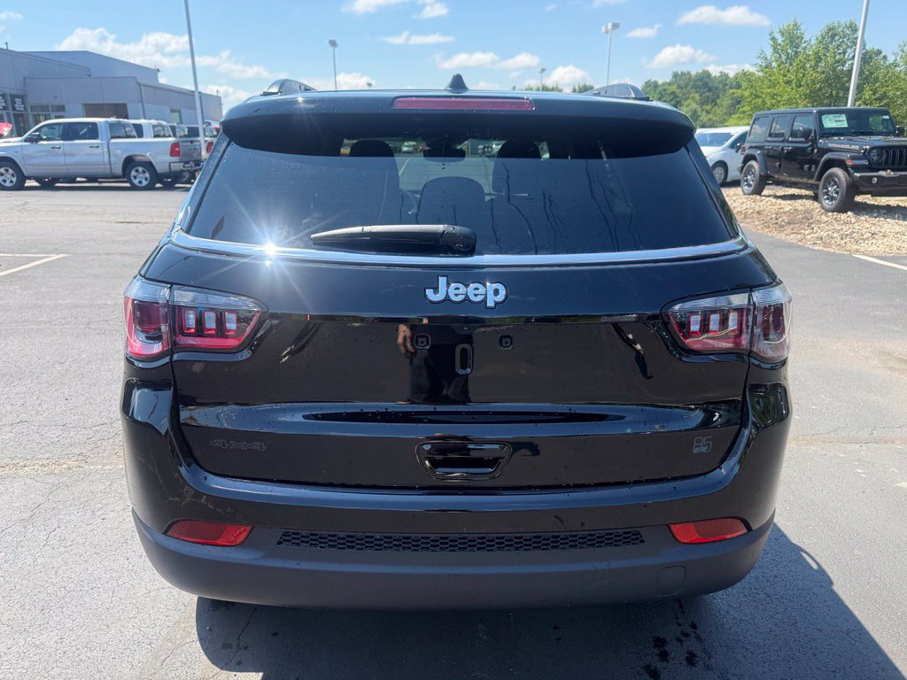 New 2026 Jeep Compass Latitude AWD/4WD image 5