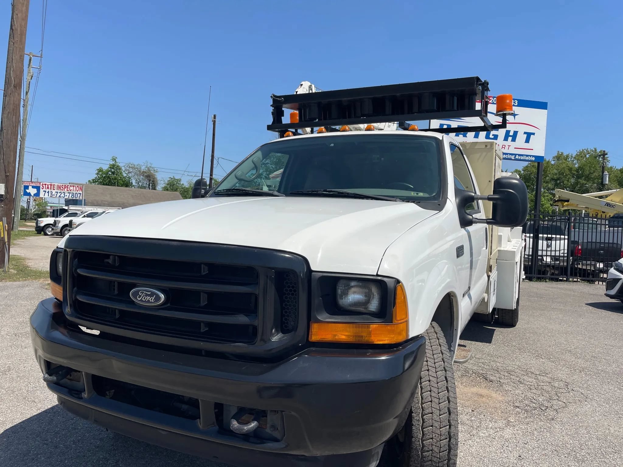 Used 2001 Ford F550 4x4 Regular Cab Super Duty image 1