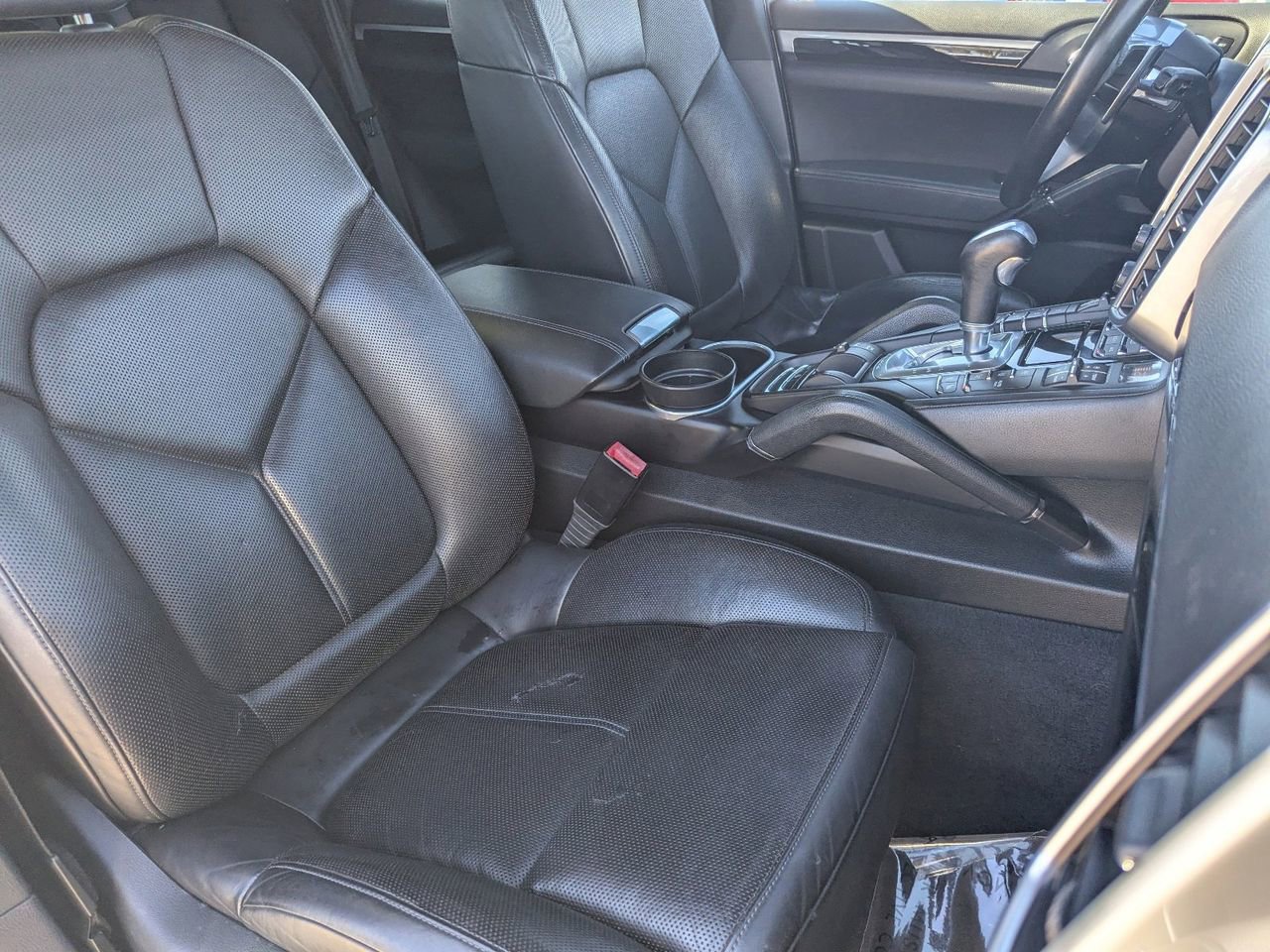 Used 2017 Porsche Cayenne S w/ Premium Package AWD/4WD image 8