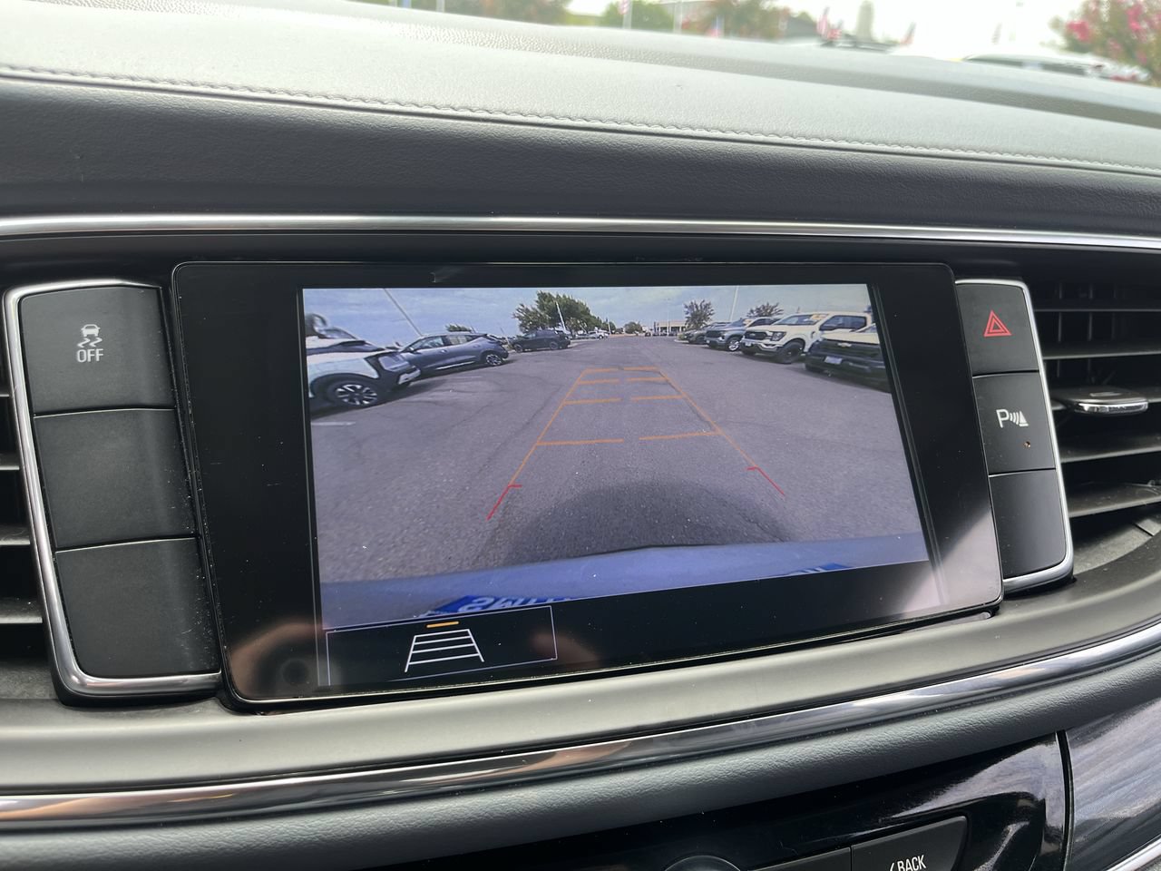 Used 2021 Buick Enclave Essence FWD image 13