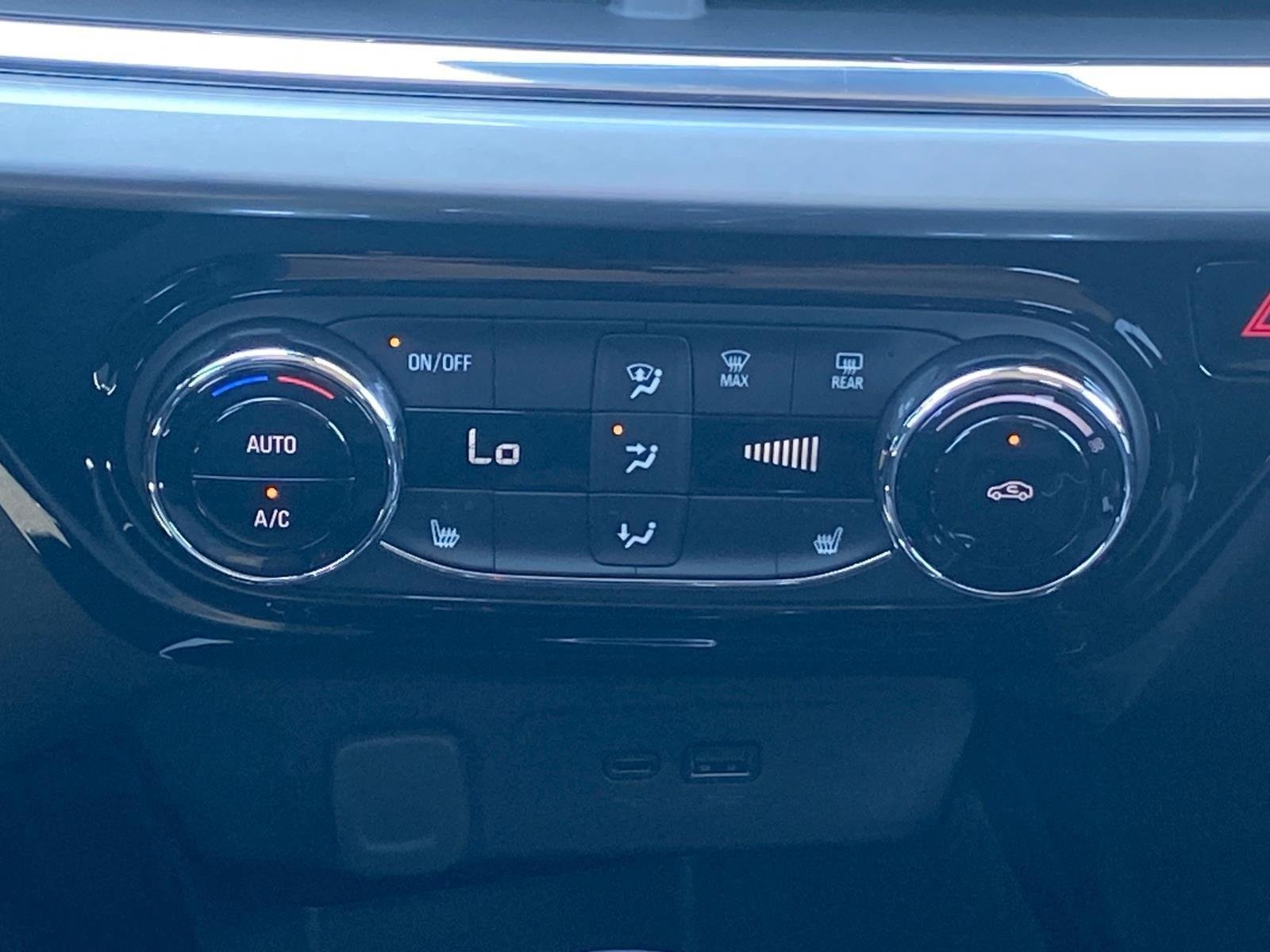 New 2026 Chevrolet Trax LT w/ LT Convenience Package FWD image 12