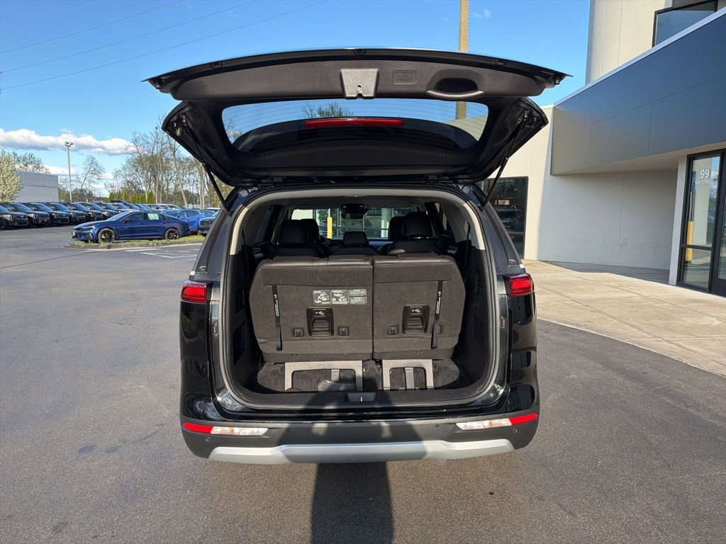 Used 2024 Kia Carnival LX FWD image 17