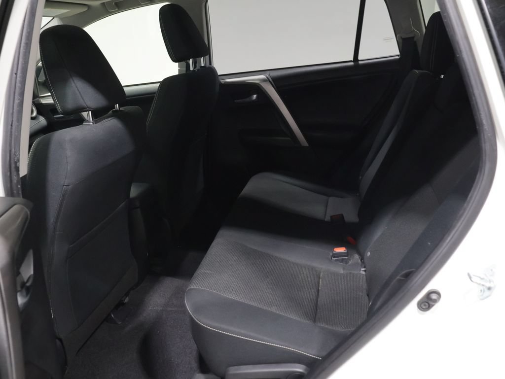 Used 2017 Toyota RAV4 XLE AWD/4WD image 18