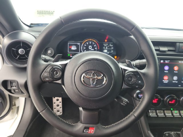 Used 2025 Toyota GR86 Premium RWD image 18