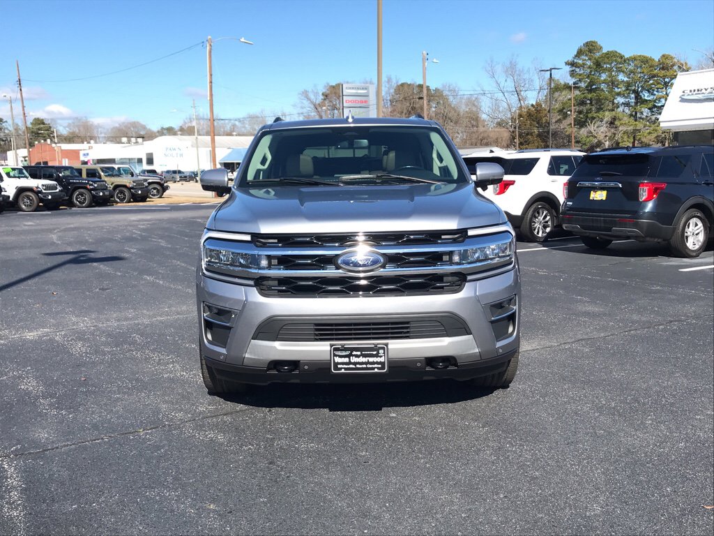 Used 2023 Ford Expedition Limited image 14