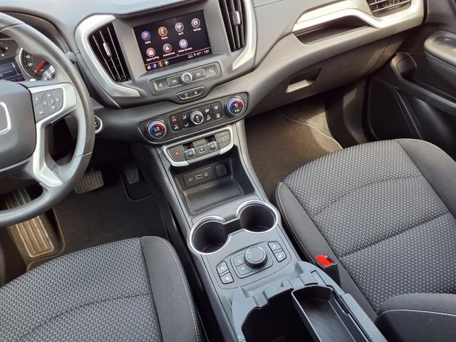 Used 2023 GMC Terrain SLE w/ Driver Convenience Package image 9
