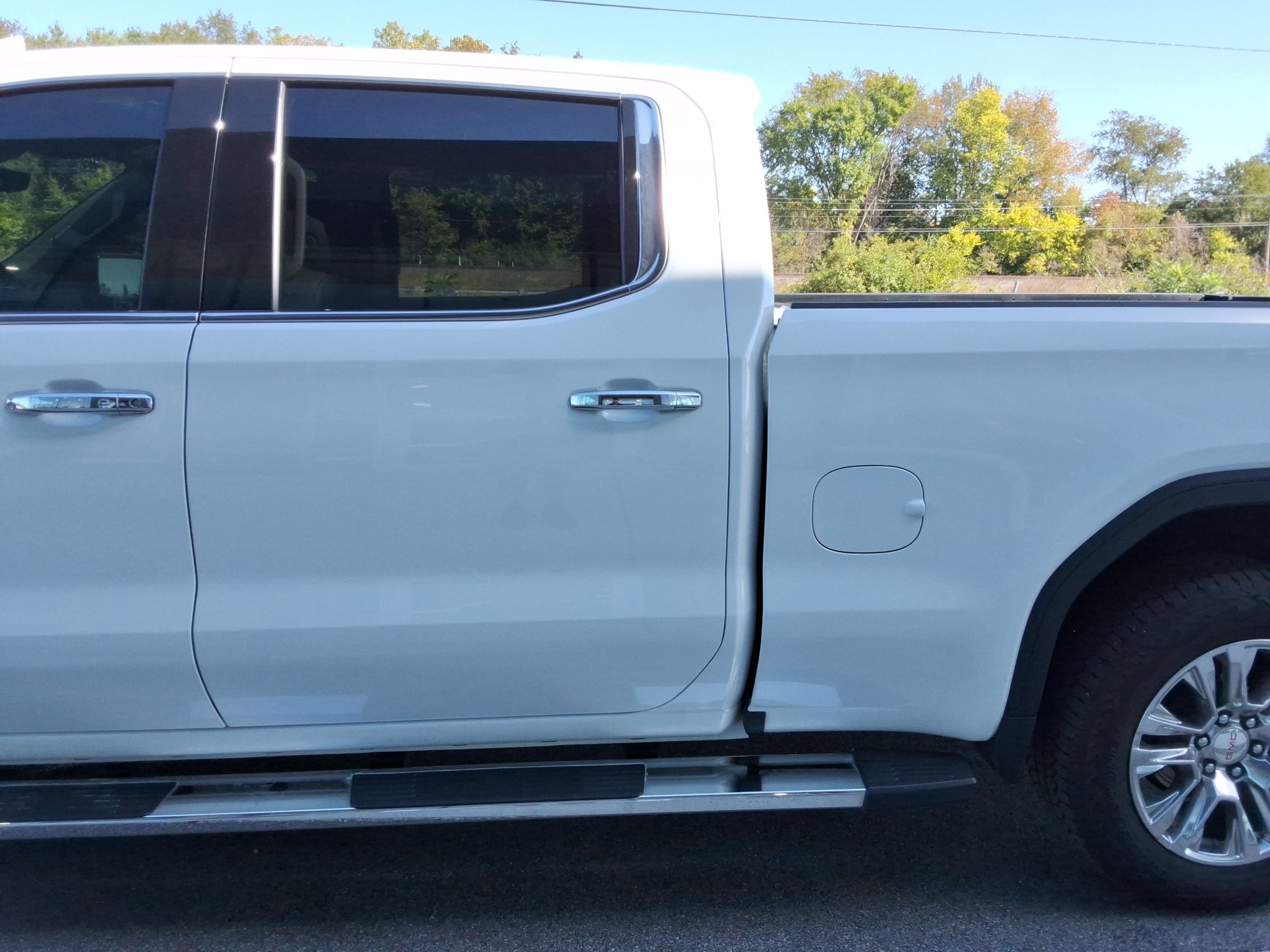 Used 2023 GMC Sierra 1500 Denali w/ Technology Package AWD/4WD image 17
