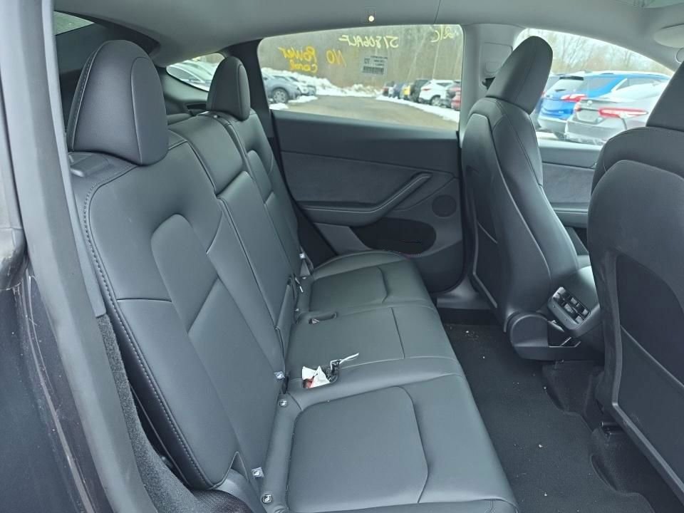 Used 2024 Tesla Model Y Long Range image 25
