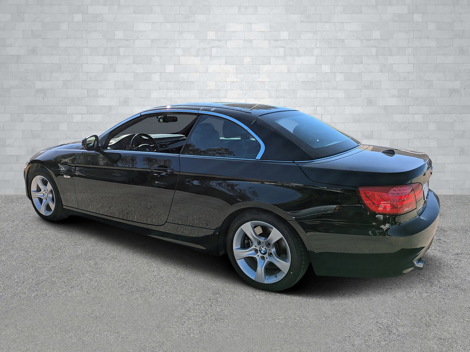 Used 2011 BMW 335i Convertible image 7