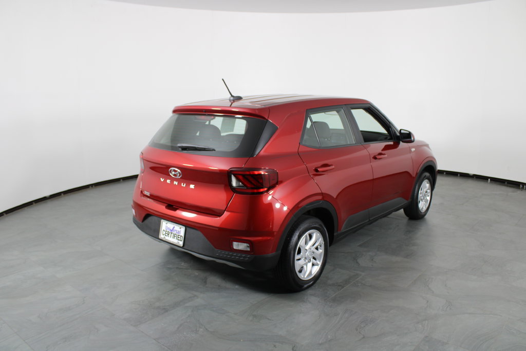 Certified 2025 Hyundai Venue SE FWD image 4