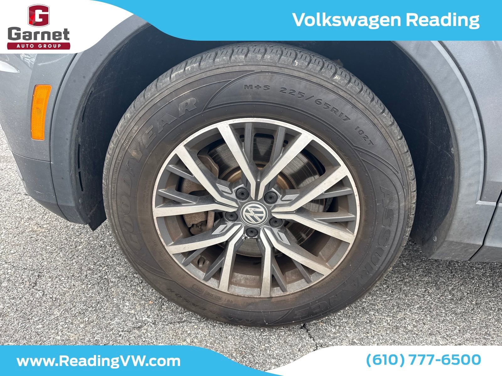 Used 2020 Volkswagen Tiguan SE w/ Panoramic Sunroof Package image 10