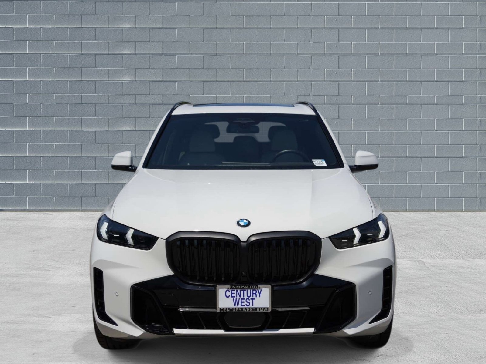 Used 2025 BMW X5 sDrive40i w/ M Sport Package RWD image 2