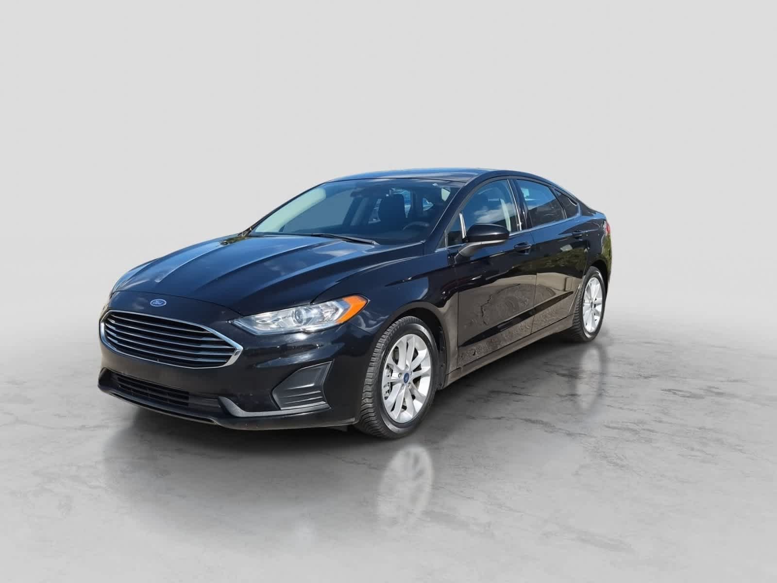 Used 2019 Ford Fusion SE FWD image 4