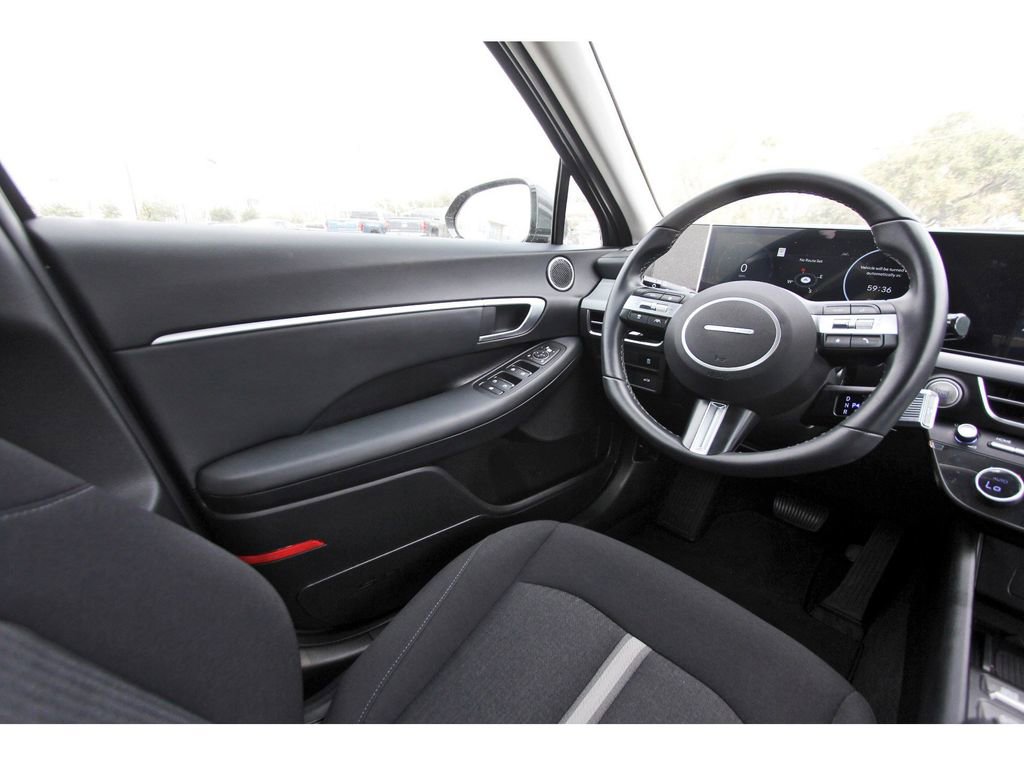 Certified 2025 Hyundai Sonata SEL image 9