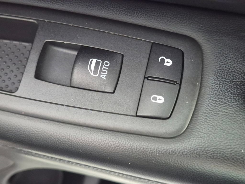 Used 2020 Jeep Grand Cherokee Laredo RWD image 33