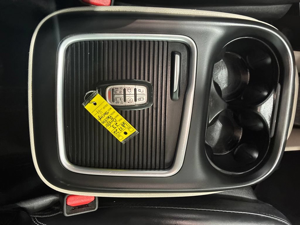 Used 2023 Chrysler Pacifica Touring-L FWD image 18