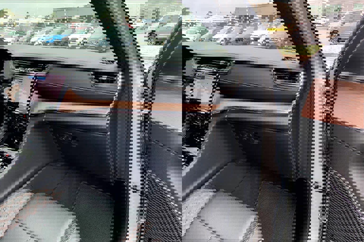 Used 2025 Jeep Grand Cherokee Summit w/ Obsidian Package image 19