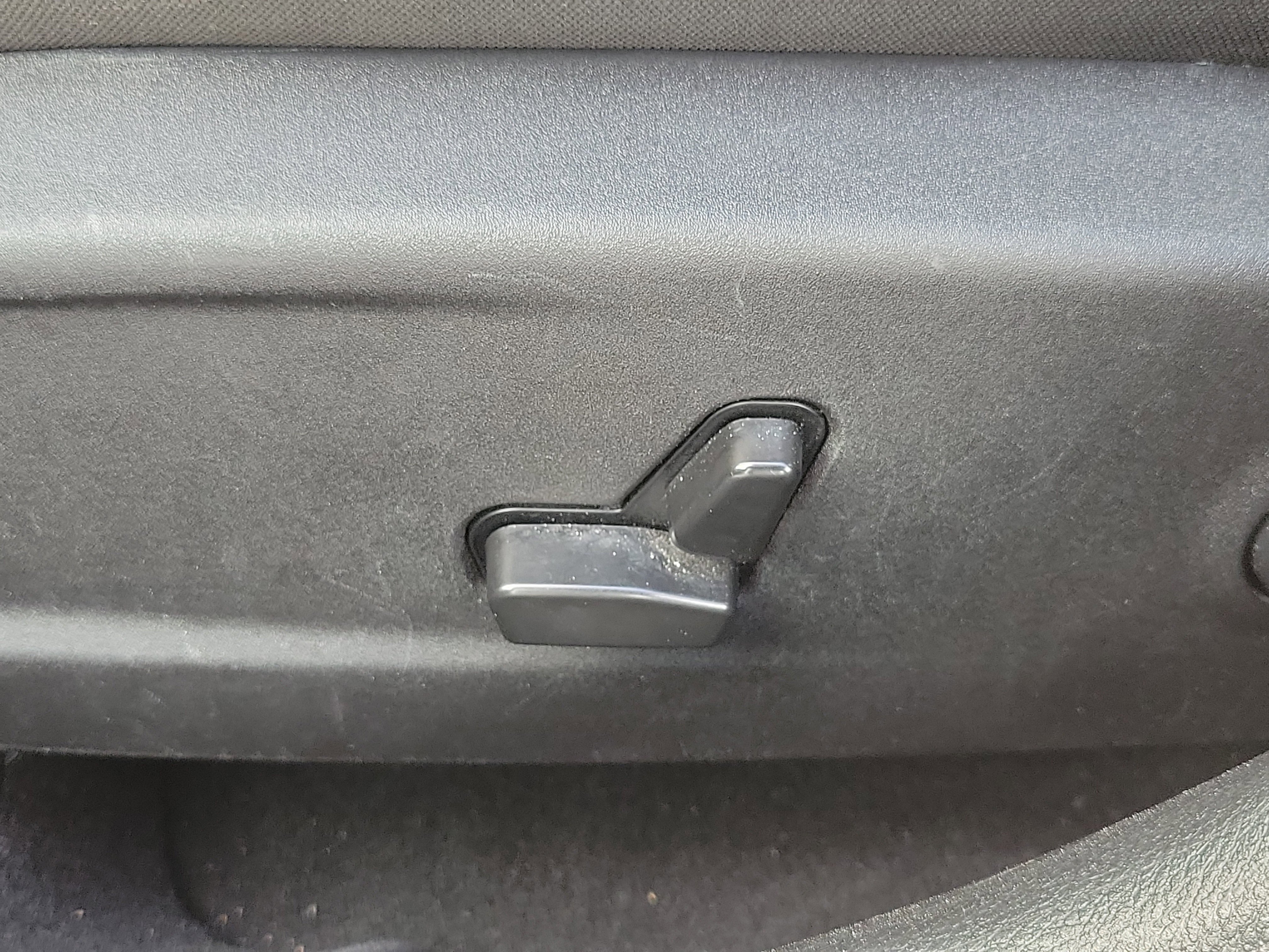 Used 2023 Dodge Charger SXT w/ Blacktop Package image 17