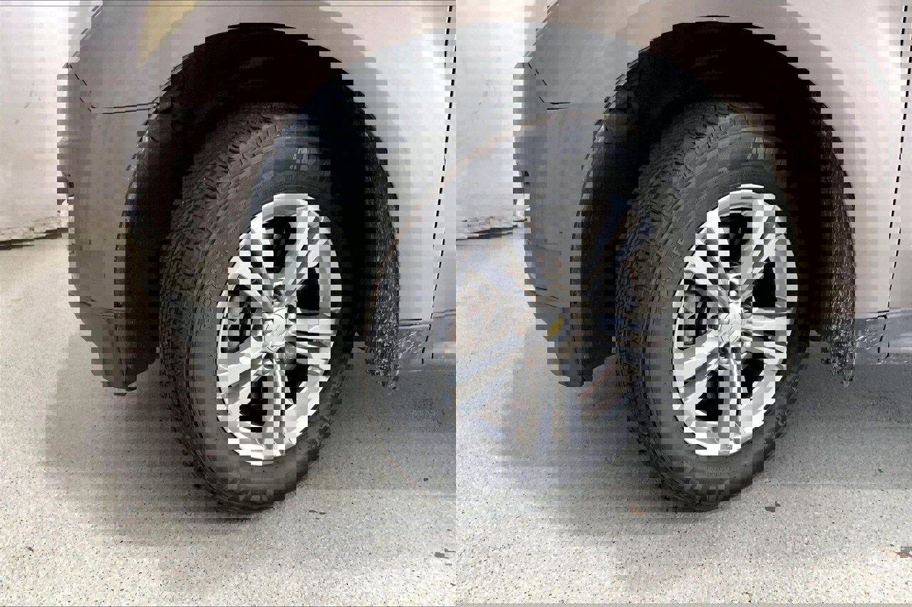 Used 2010 Chevrolet Equinox LT image 20