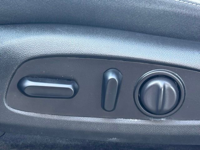 Used 2021 Chevrolet Equinox LS w/ LS Convenience Package image 17