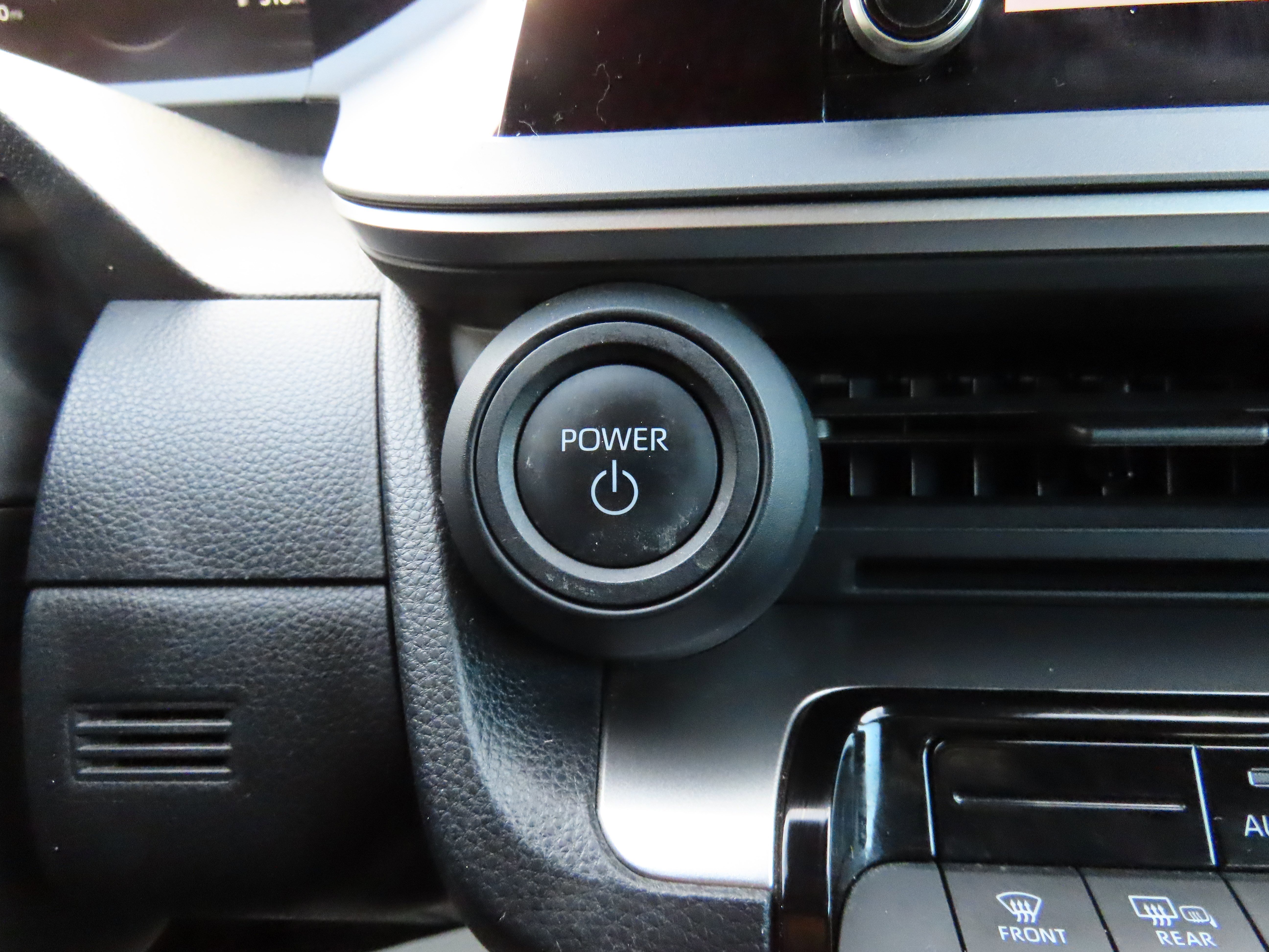 Used 2024 Toyota Prius LE image 25