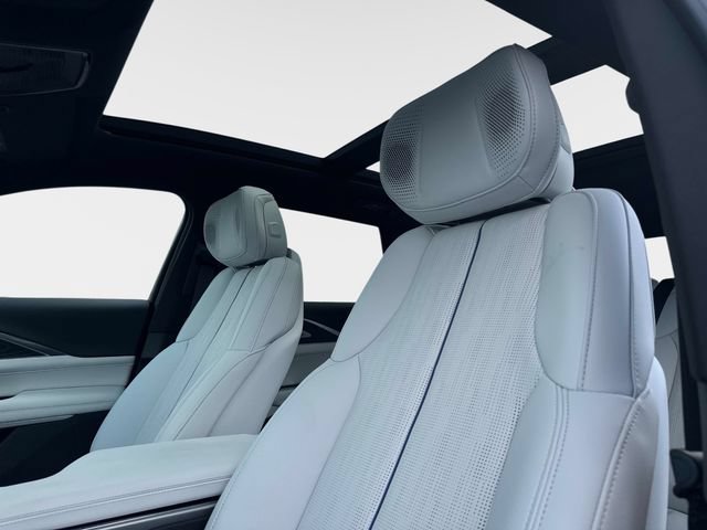Certified 2024 Cadillac Lyriq Sport AWD/4WD image 17