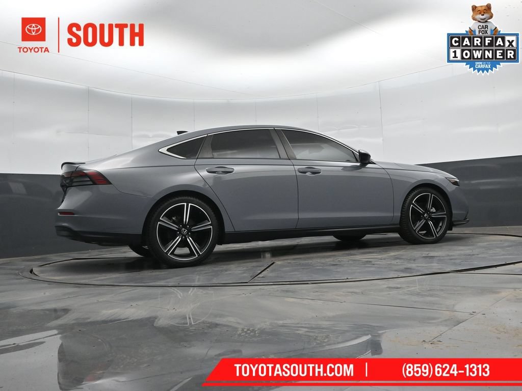 Used 2023 Honda Accord Sport image 40
