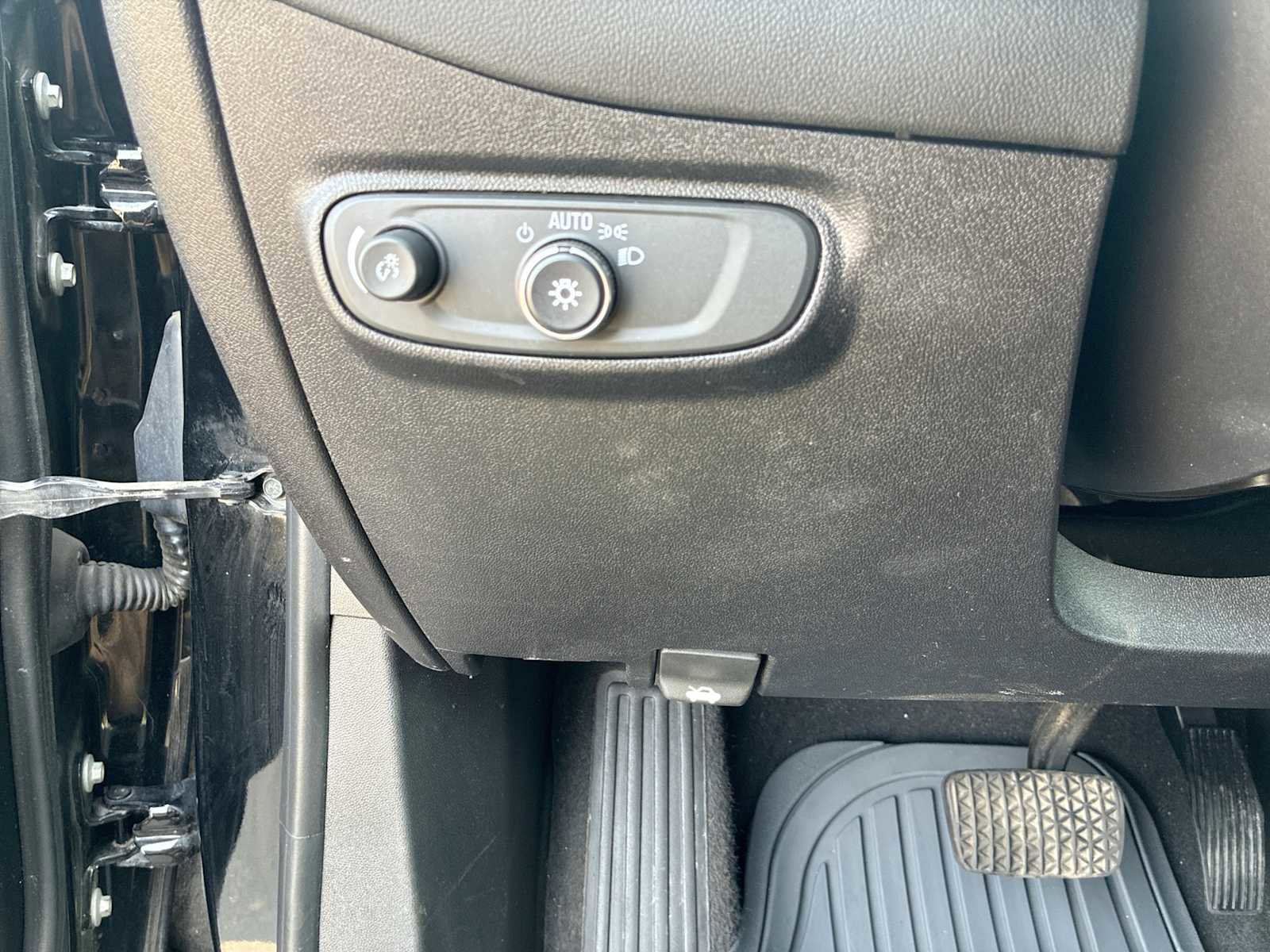 Certified 2019 Chevrolet Equinox LT image 17