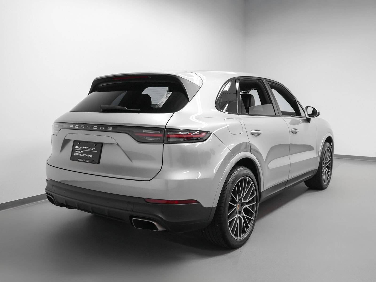 Certified 2021 Porsche Cayenne AWD/4WD image 12