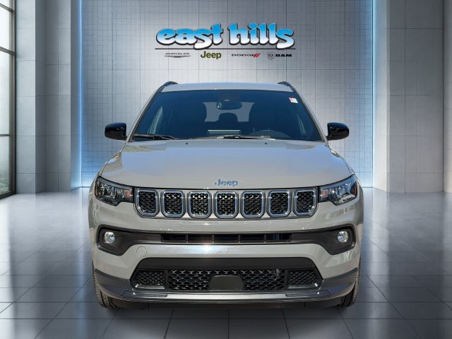 Certified 2023 Jeep Compass Latitude AWD/4WD image 8