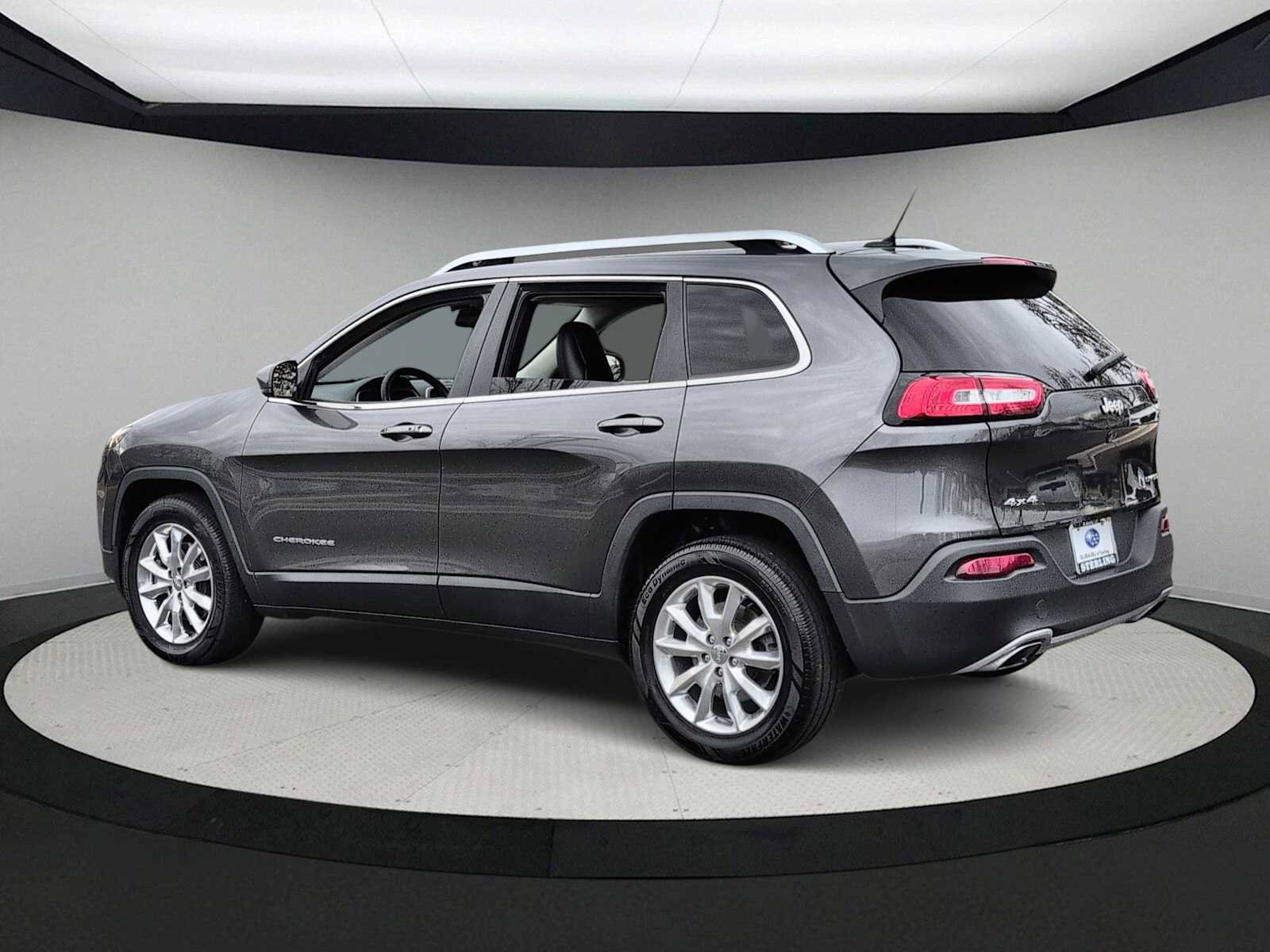 Used 2015 Jeep Cherokee Limited w/ Luxury Group image 6