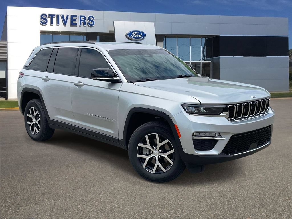 Used 2025 Jeep Grand Cherokee Limited w/ Luxury Tech Group II AWD/4WD image 1