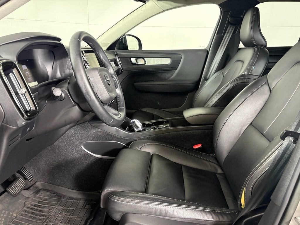 Used 2023 Volvo XC40 B5 Plus w/ Driver Assist Package image 20