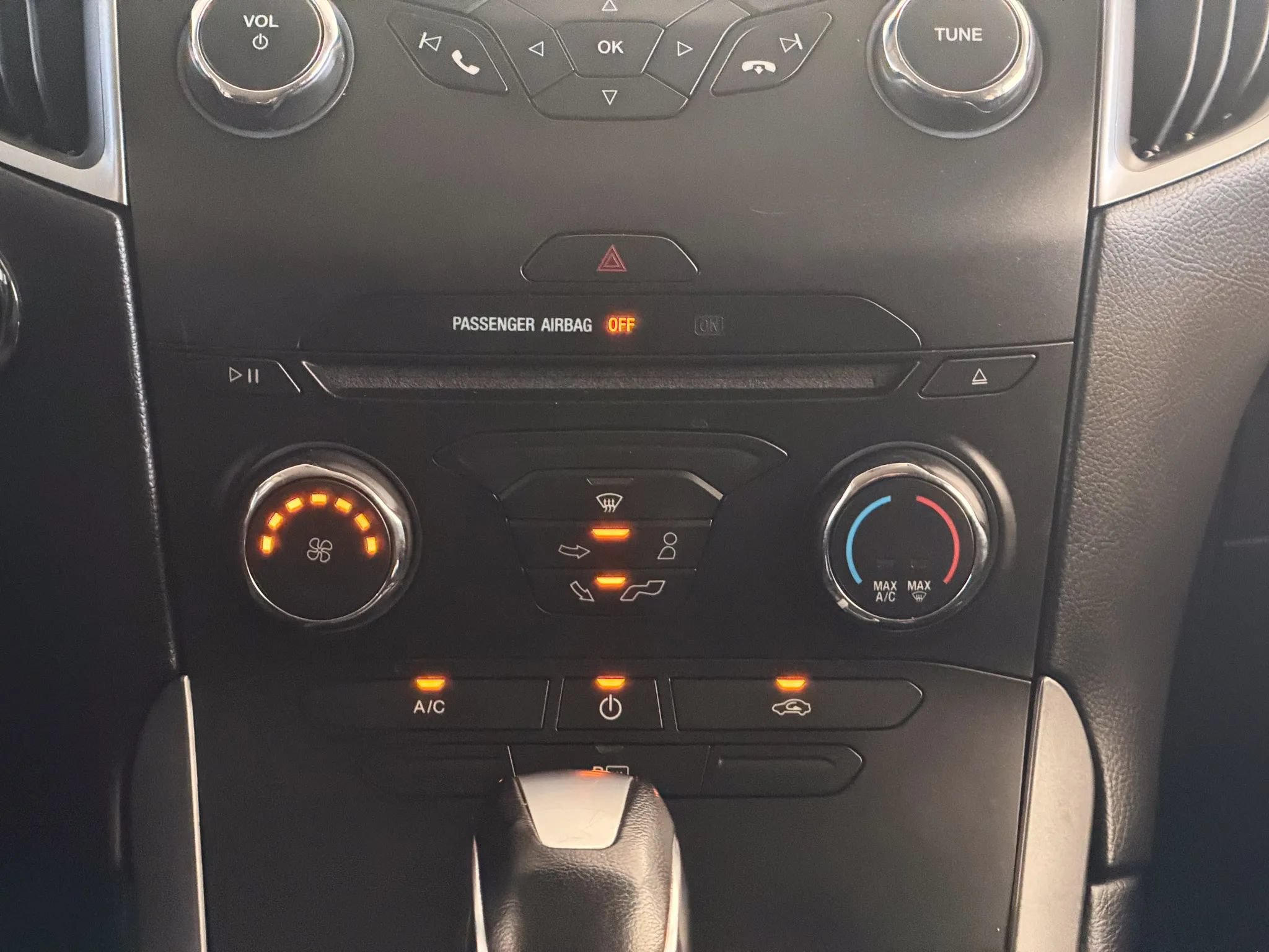 Used 2018 Ford Edge SE AWD/4WD image 28
