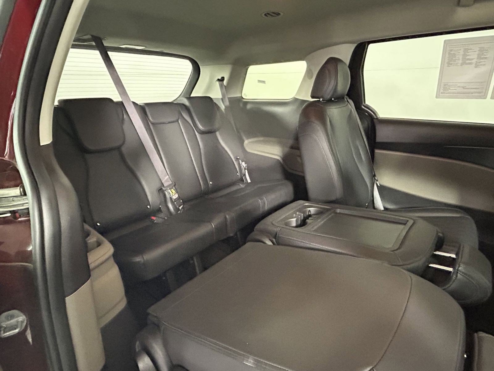 Certified 2025 Kia Carnival LXS image 7