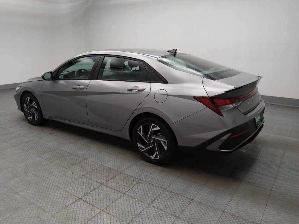 Used 2025 Hyundai Elantra Sport image 3