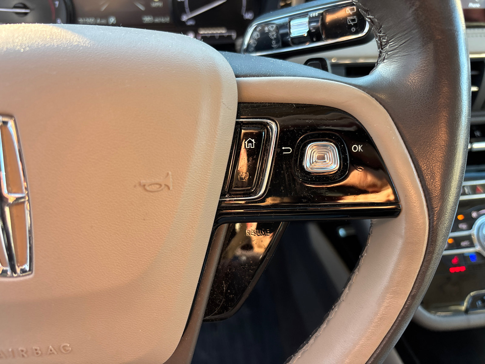 Used 2022 Lincoln Corsair AWD w/ Premium Package image 18