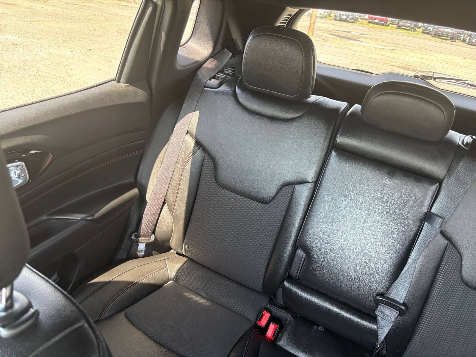 Used 2025 Jeep Compass Trailhawk AWD/4WD image 35