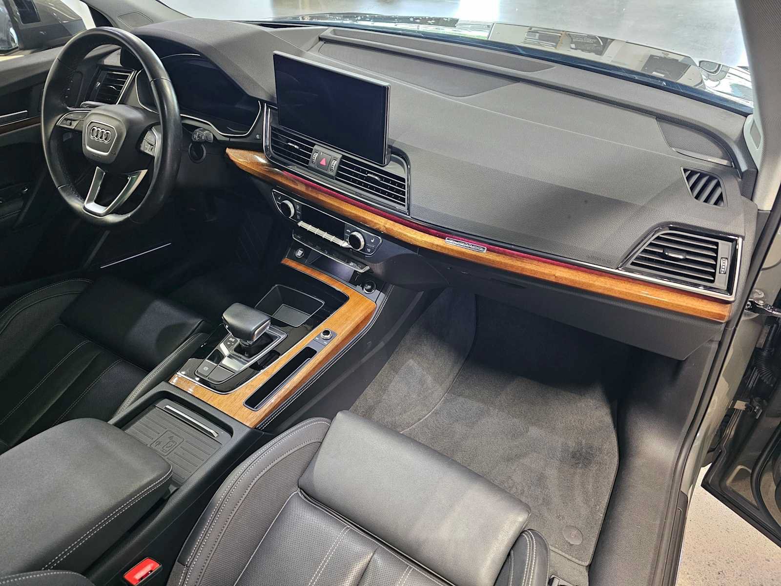 Used 2023 Audi Q5 2.0T Prestige w/ Prestige Package AWD/4WD image 11