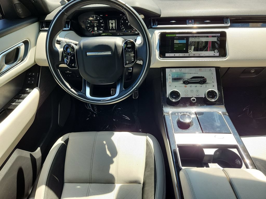 Used 2018 Land Rover Range Rover Velar R-Dynamic SE AWD/4WD image 4