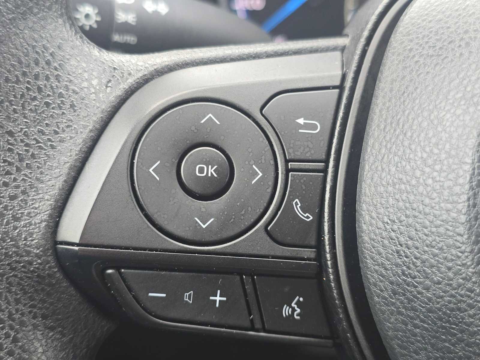 Used 2025 Toyota RAV4 XLE image 37