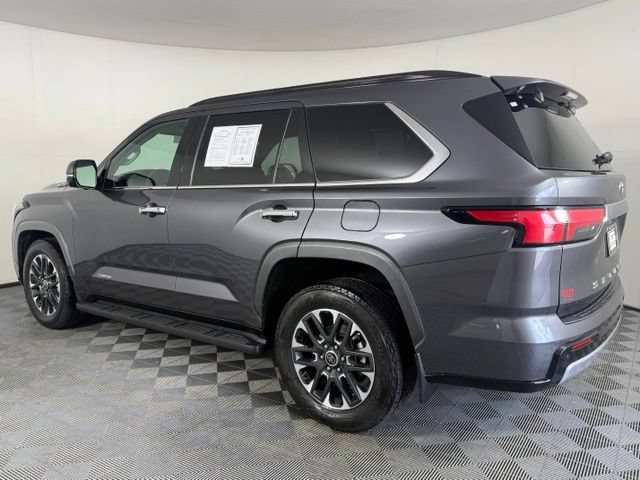 Used 2023 Toyota Sequoia Limited w/ Tow Technology Package AWD/4WD image 4