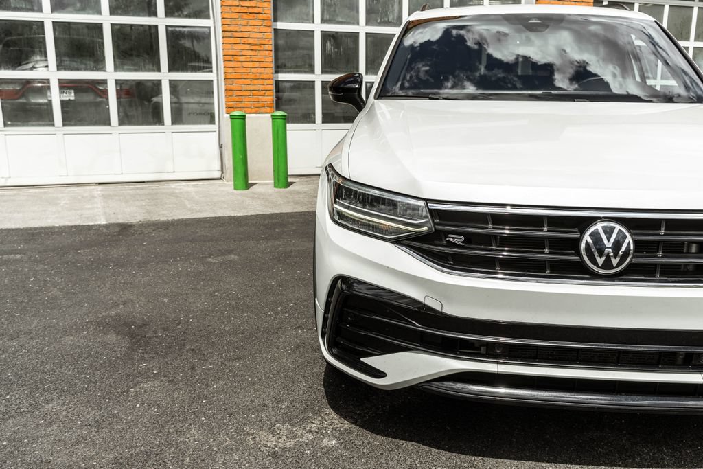 Used 2022 Volkswagen Tiguan SE R-Line AWD/4WD image 34